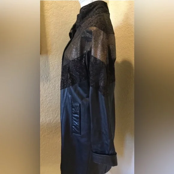 Avanti Women's Black and Brown Leather Jacket - Picture 4 of 8